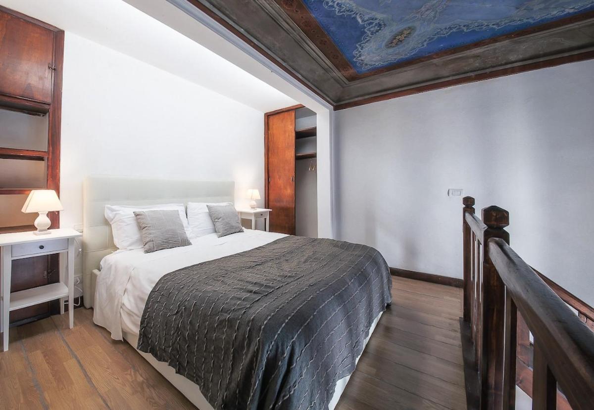 Palace First Apartamento
